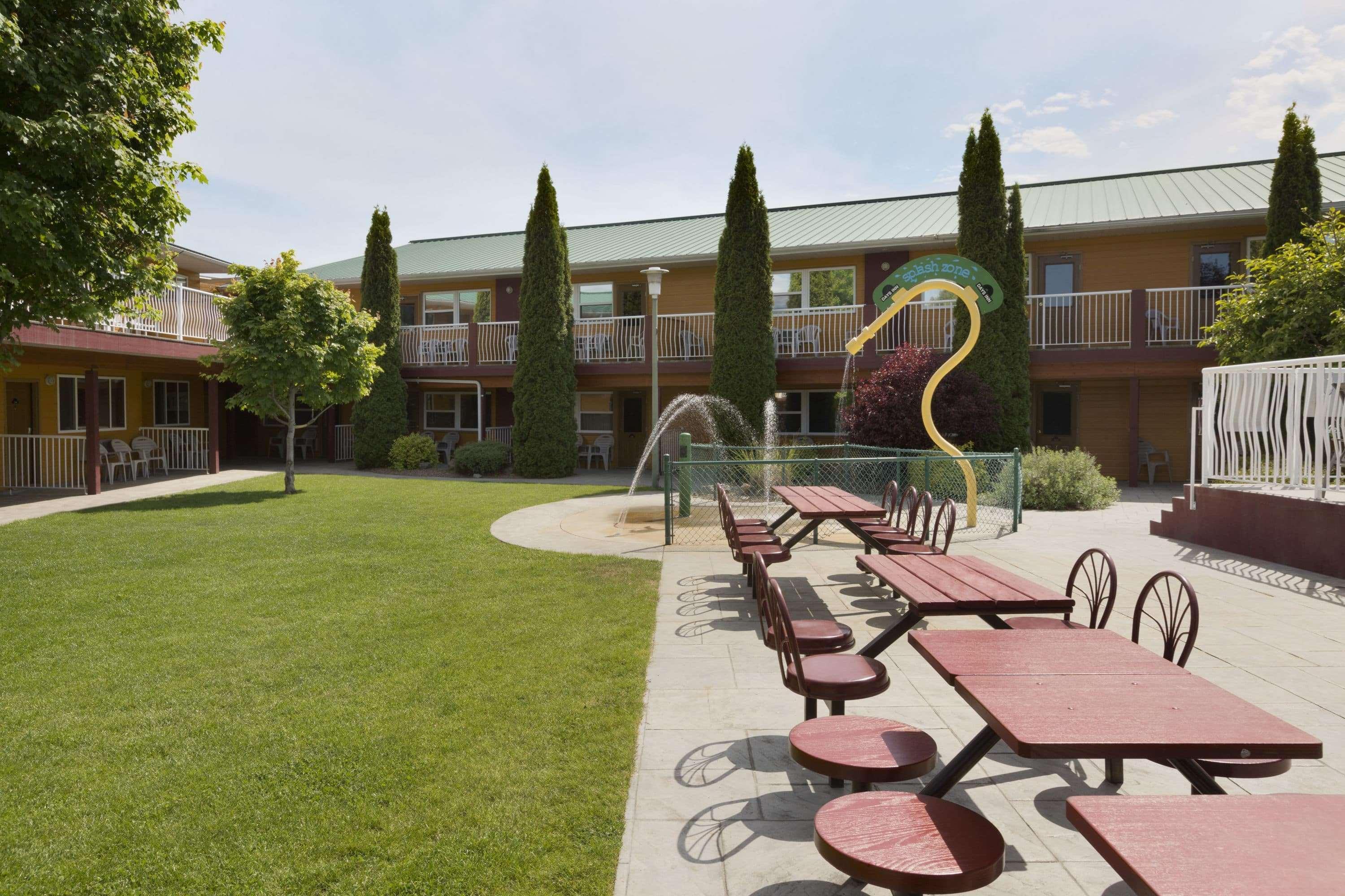 Days Inn By Wyndham Penticton Conference Centre Zewnętrze zdjęcie